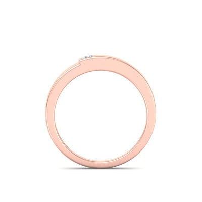 Wedding band in rose gold with white diamonds of 0.06 ct in weight