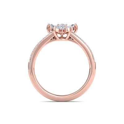 Flower ring in rose gold with white diamonds of 0.75 ct in weight