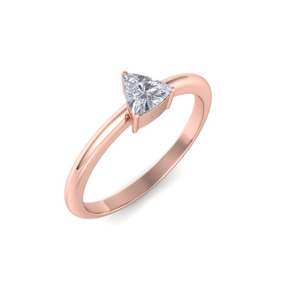 Triangle shaped petite diamond ring in yellow gold with white diamonds of 0.25 ct in weight