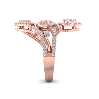 Heart statement ring in rose gold with white diamonds of 1.03 ct in weight