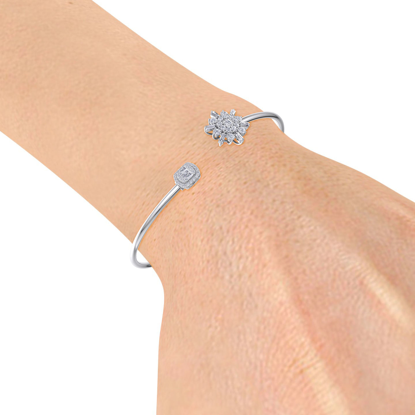 Bracelet in white gold with white diamonds of 0.62 ct in weight