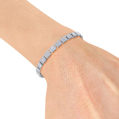 Baguette tennis bracelet in rose gold with white diamonds of 3.50 ct in weight