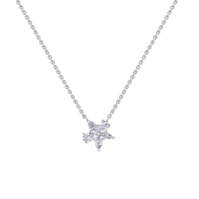 Petite flower necklace in white gold with white diamonds of 0.61 ct in weight


