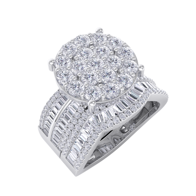 Beautiful Diamond ring in white gold with white diamonds of 2.74 ct in weight