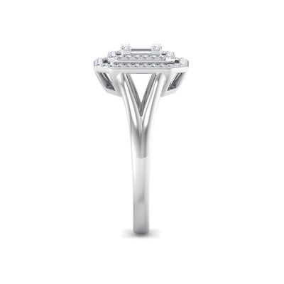 Beautiful Ring in white gold with white diamonds of 0.39 ct in weight