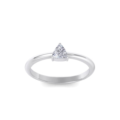 Triangle shaped petite diamond ring in yellow gold with white diamonds of 0.25 ct in weight
