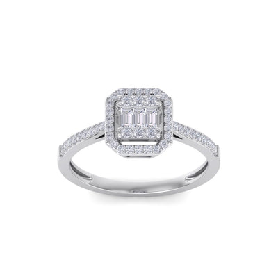 Square engagement ring in white gold with white diamonds of 1.70 ct in weight