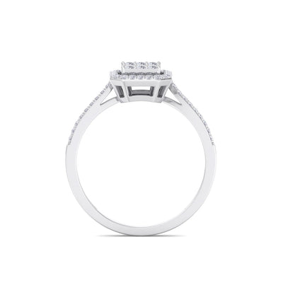 Square engagement ring in white gold with white diamonds of 1.70 ct in weight