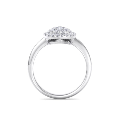 Pear shaped ring in white gold with white diamonds of 0.54 ct in weight