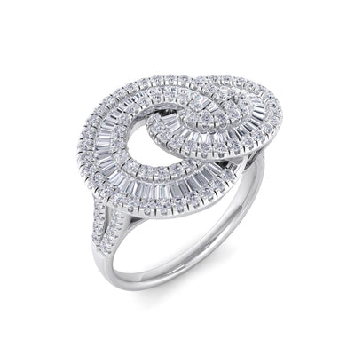 Statement ring in white gold with white diamonds of 0.65 ct in weight