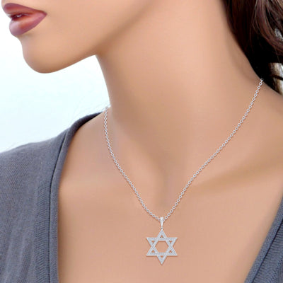 Star of David pendant in white gold with white diamonds of 0.91 ct in weight
