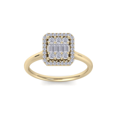 Cluster square engagement ring in yellow gold with white diamonds of 0.45 ct in weight 