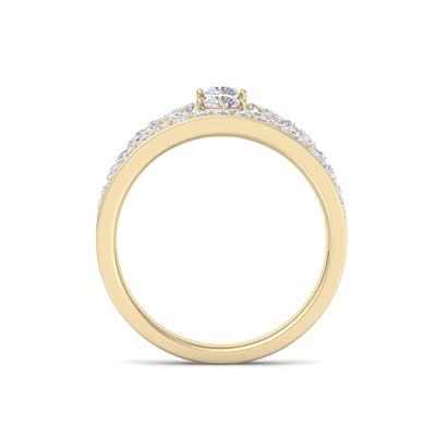 Beautiful Ring in yellow gold with white diamonds of 0.96 ct in weight