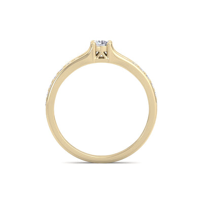 Petite solitaire engagement ring in yellow gold with white diamonds of 0.30 ct in weight