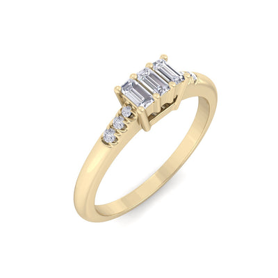 Baguette ring in rose gold with white diamonds of 0.11 ct in weight