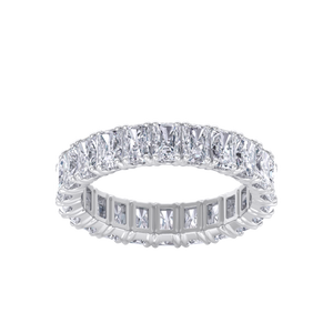 Eternity ring in white gold with emeralds white diamonds of 4.18 ct in weight 