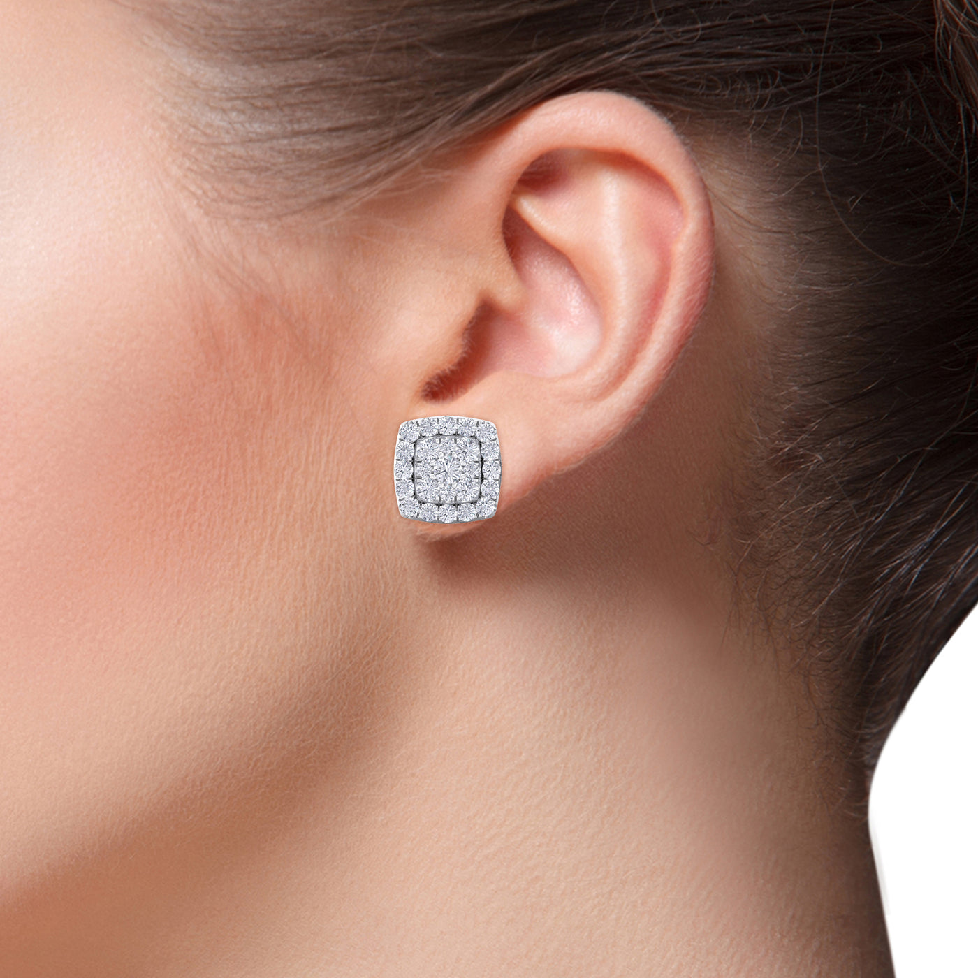 Square stud diamond earrings in yellow gold with white diamonds of 0.50 ct in weight