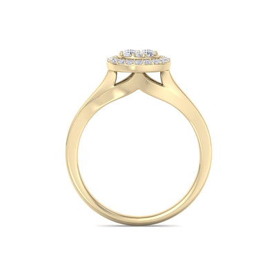 Halo engagement ring in white gold with white diamonds of 0.77 ct in weight